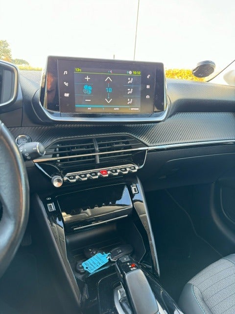 Peugeot e-208 50 GT 5d