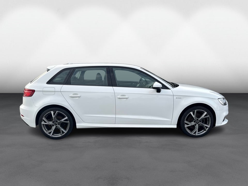 Audi A3 1,4 e-tron Sportback S-tr. 5d