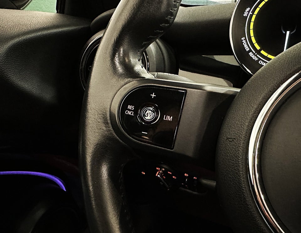 MINI Cooper SE Classic Trim 3d