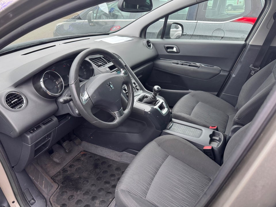 Peugeot 5008 1,6 HDi 114 Style 5d