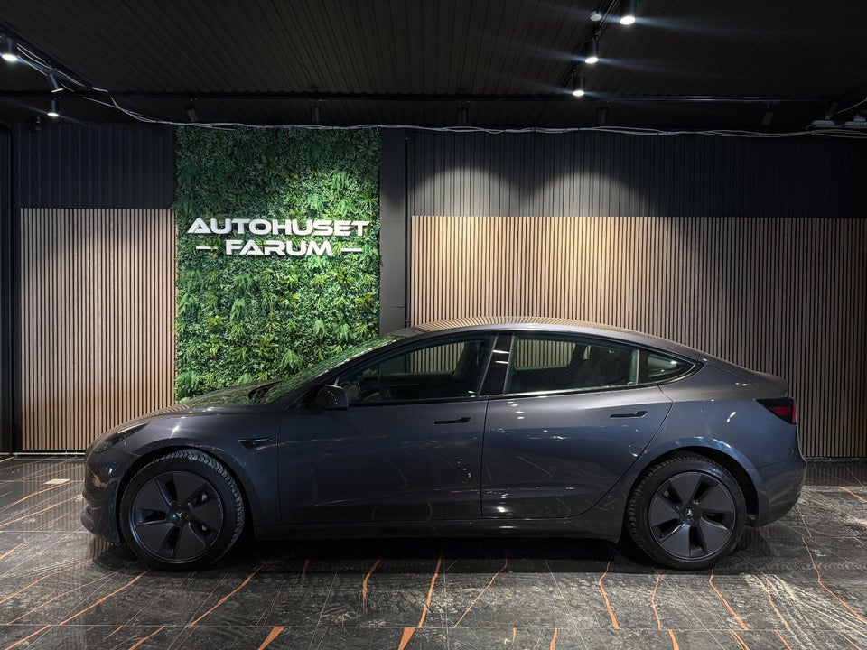 Tesla Model 3 RWD 4d