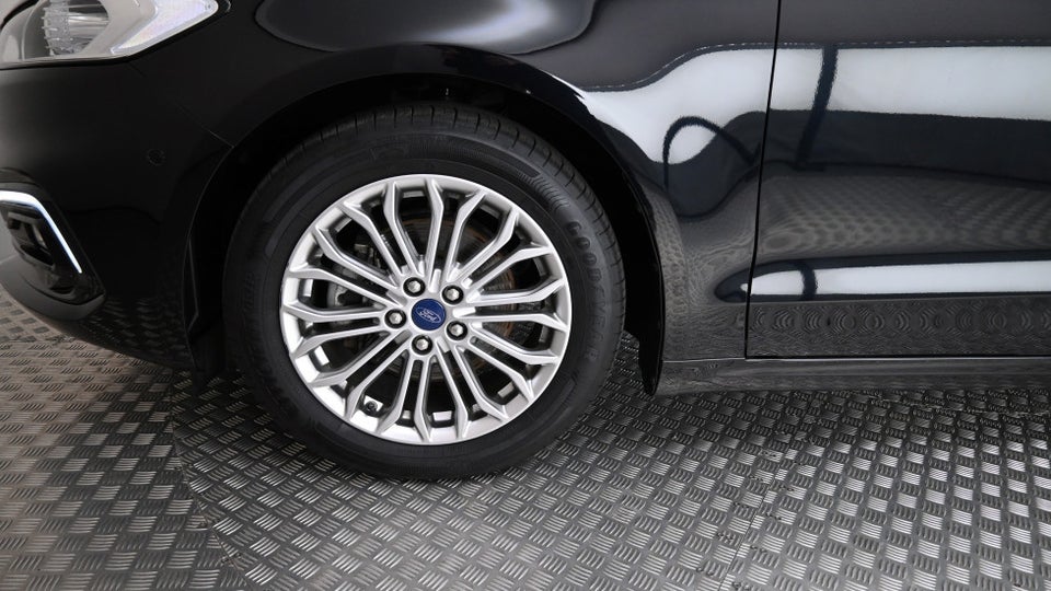 Ford Mondeo 2,0 HEV Titanium stc. CVT 5d