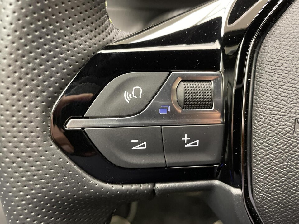 Peugeot e-2008 54 GT 5d