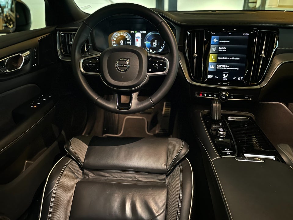 Volvo V60 2,0 T6 ReCharge R-Design aut. AWD 5d