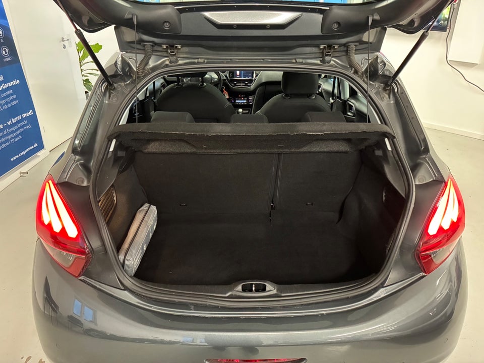 Peugeot 208 1,2 PureTech 82 Allure Sky 5d