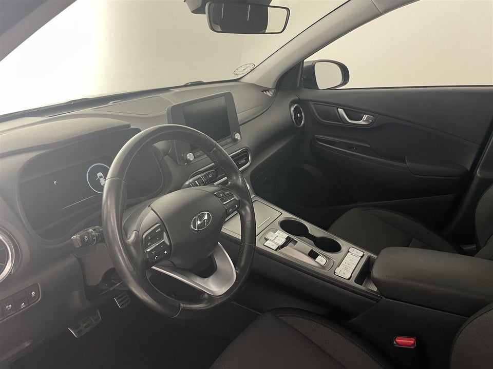 Hyundai Kona 64 EV Essential 5d
