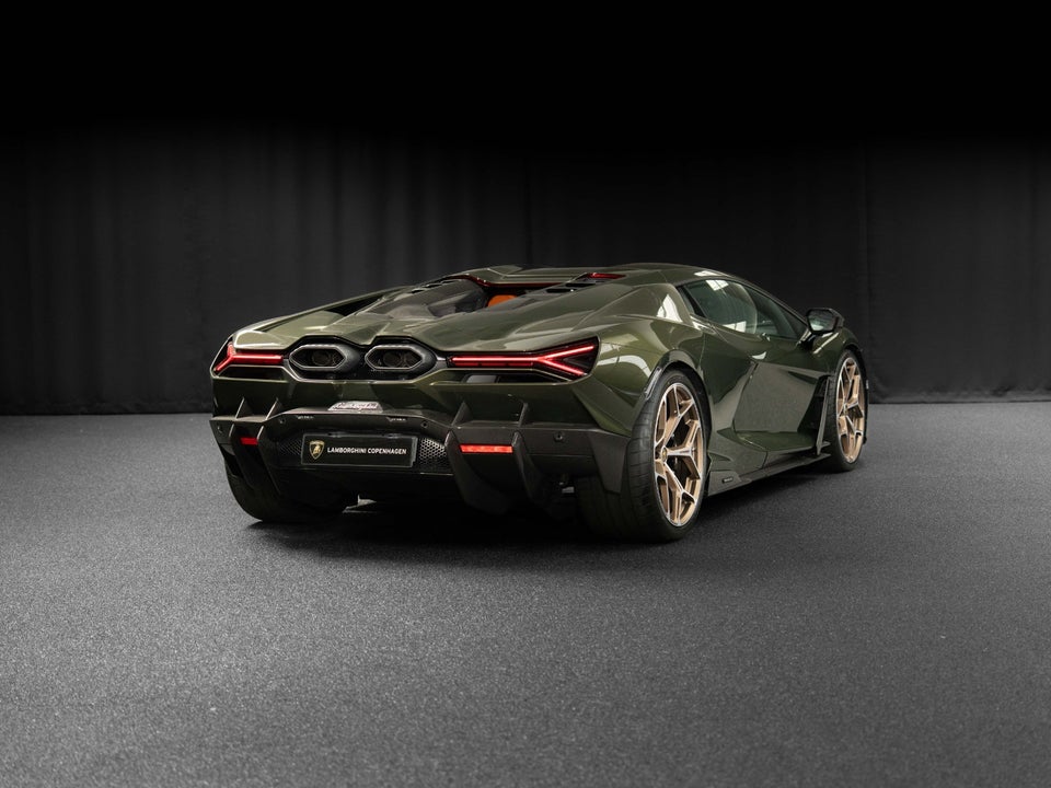 Lamborghini Revuelto 6,5  2d