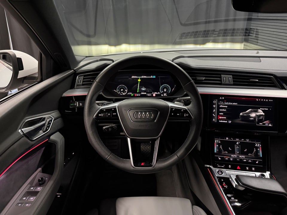 Audi e-tron 55 Advanced quattro 5d