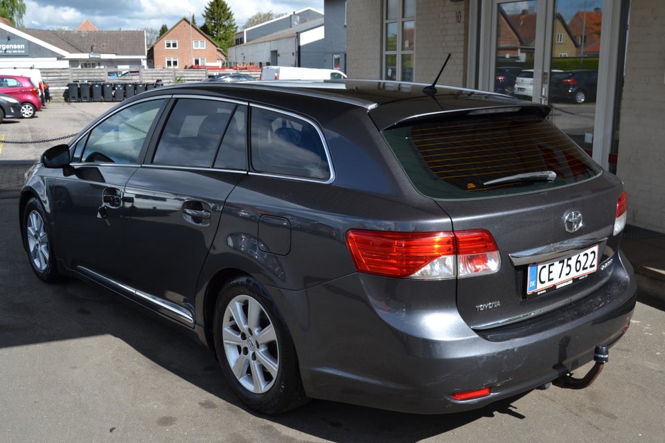 Toyota Avensis 1,6 VVT-i T2 Touch stc. 5d