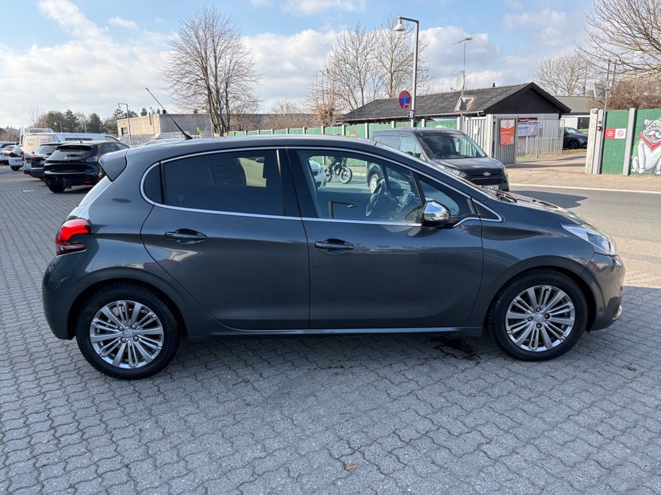 Peugeot 208 1,6 BlueHDi 100 Desire 5d