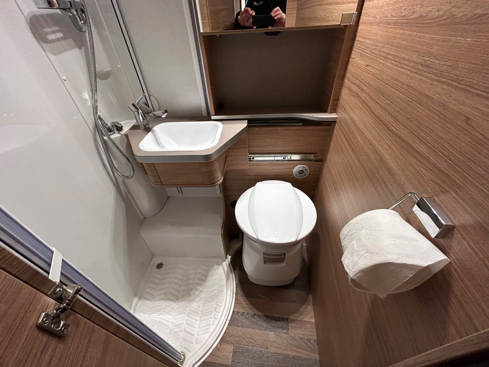 Mercedes Weinsberg 2,0 Cara Compact Suite 640 Pepper Edition aut. 2d