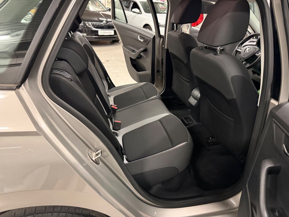 Skoda Fabia 1,0 TSi 110 Ambition Combi DSG 5d