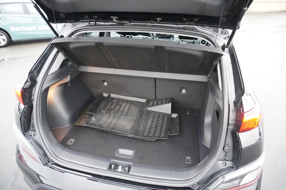 Hyundai Kona 64 EV Essential 5d