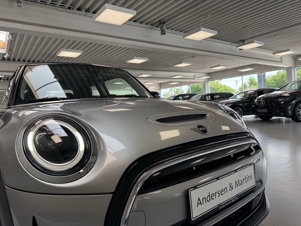 MINI Cooper SE Essential 3d
