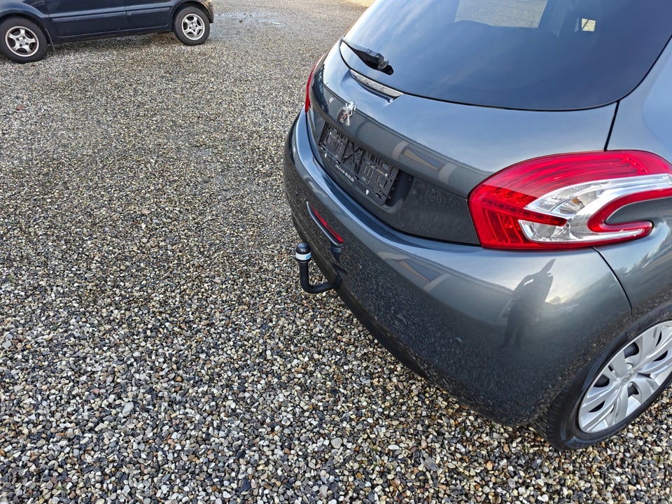 Peugeot 208 1,2 VTi Allure 5d