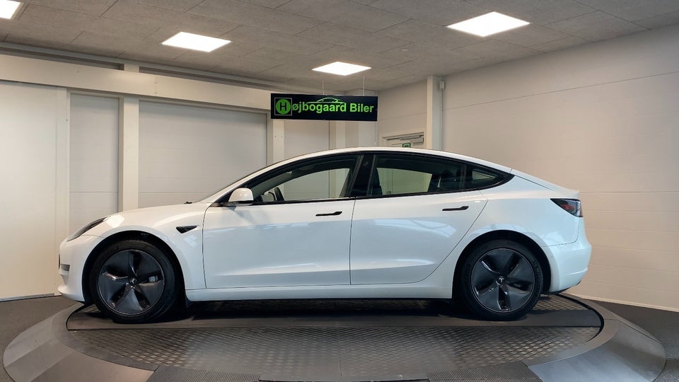 Tesla Model 3 Standard Range+ RWD 4d