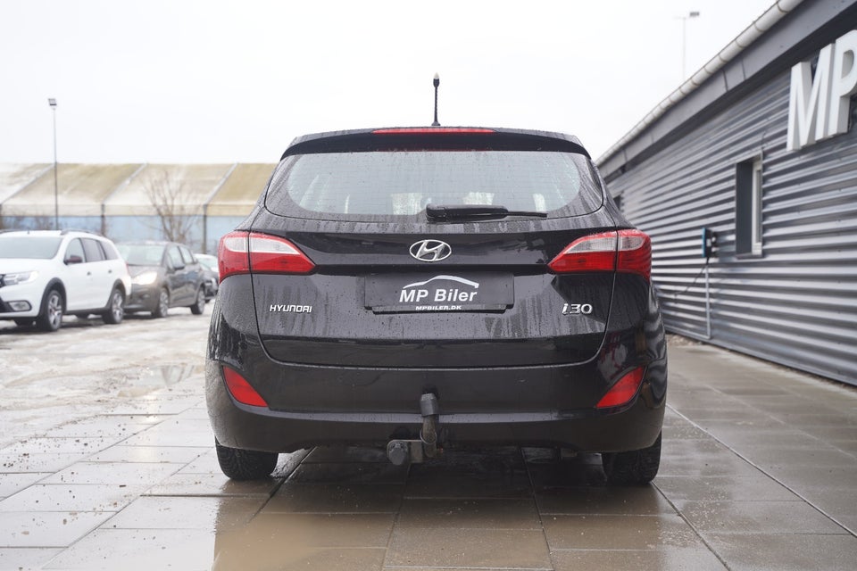 Hyundai i30 1,6 CRDi 110 Passion CW 5d