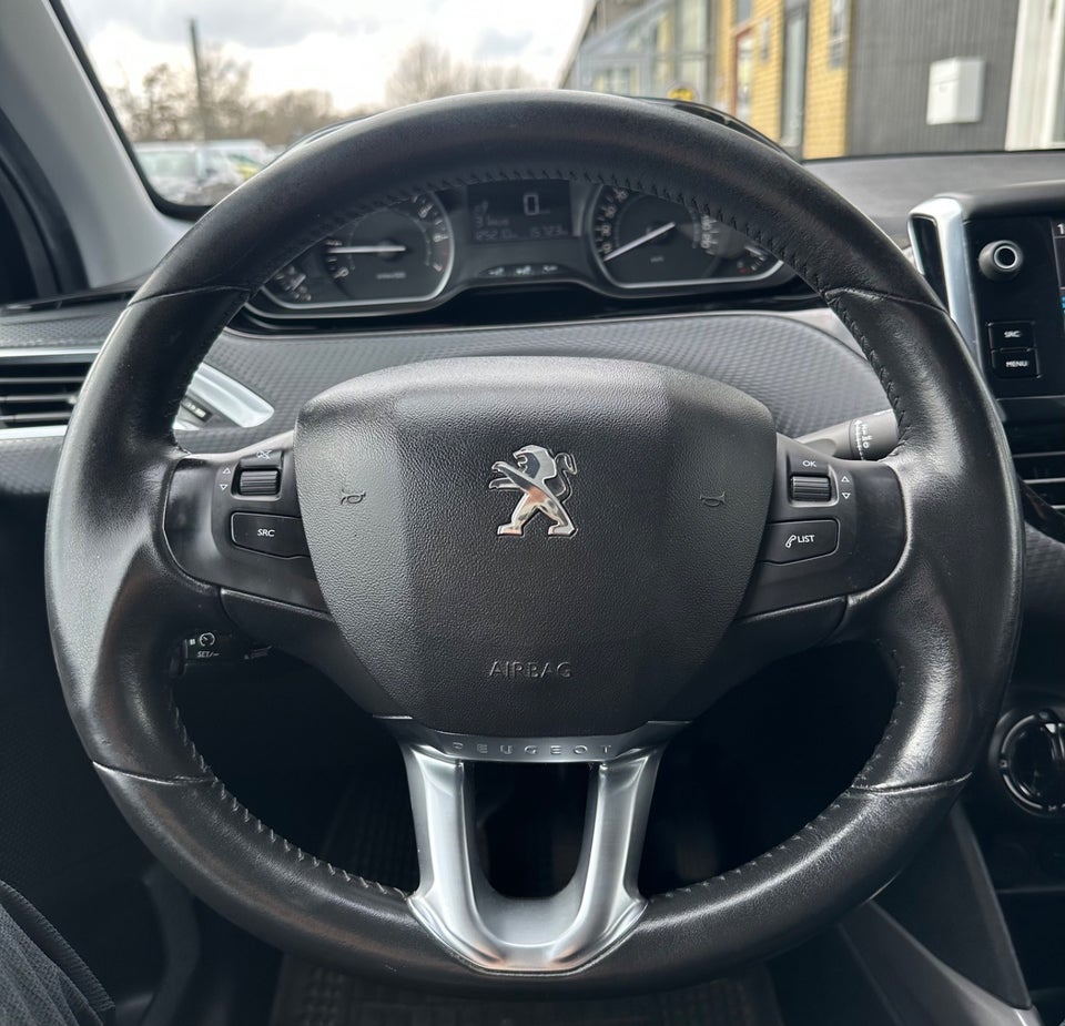 Peugeot 2008 1,2 VTi 82 Winter Edition 5d