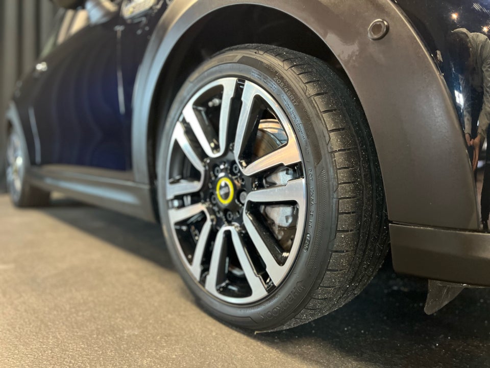 MINI Cooper SE Classic Trim 3d