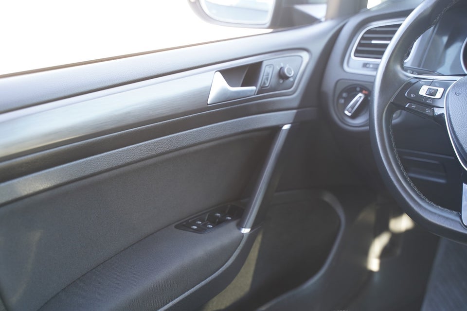 VW Golf VII 1,5 TSi 130 Comfortline DSG 5d