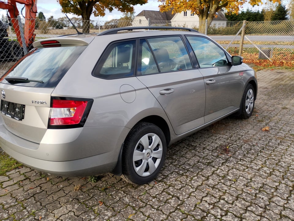 Skoda Fabia 1,0 TSi 110 Ambition Combi DSG 5d