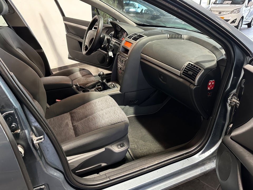 Peugeot 407 1,8 SR stc. 5d