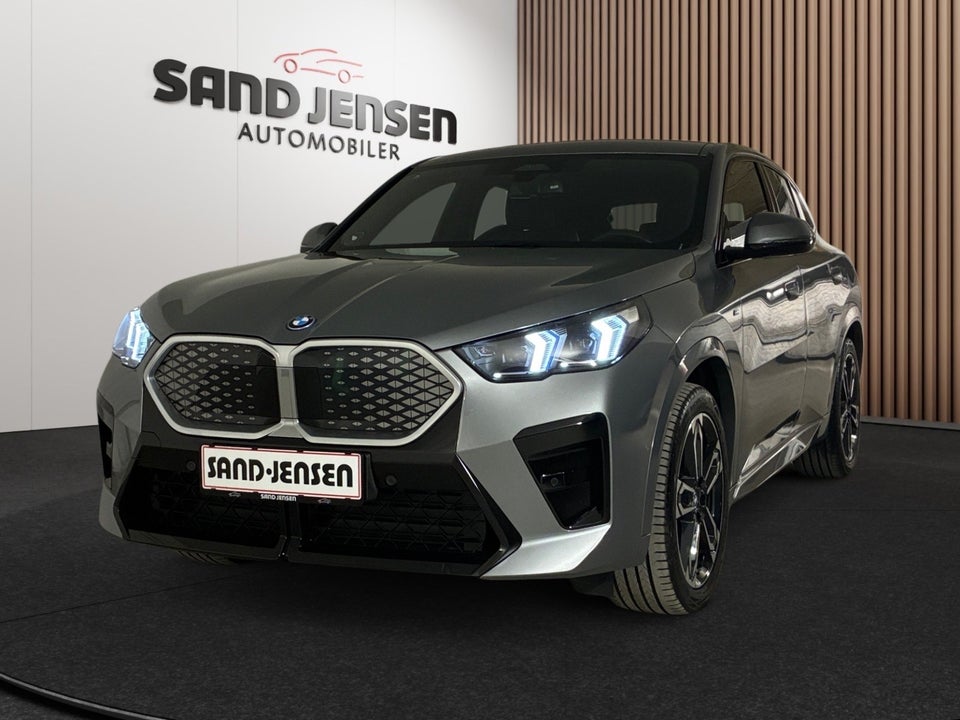 BMW iX2 xDrive30 M-Sport Premium 5d