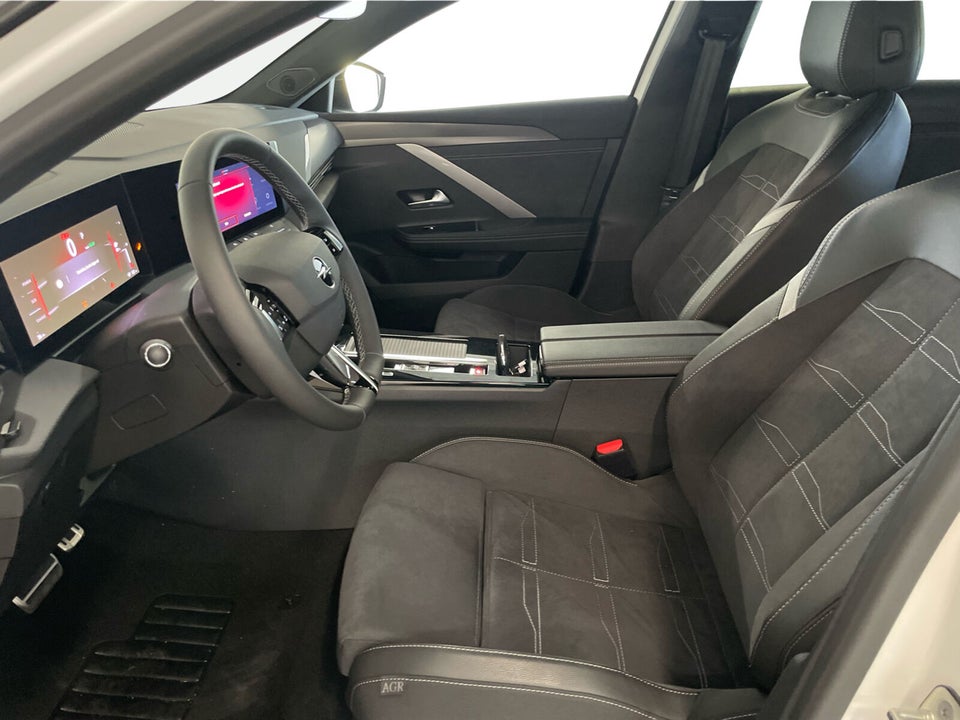 Opel Astra-e 54 Ultimate 5d
