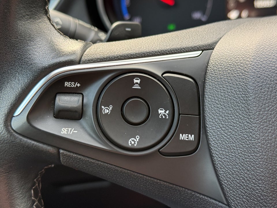 Opel Grandland X 1,6 Hybrid Cosmo Prestige aut. 5d