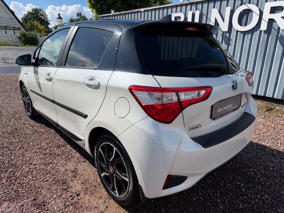 Toyota Yaris 1,5 Hybrid Flavour e-CVT 5d