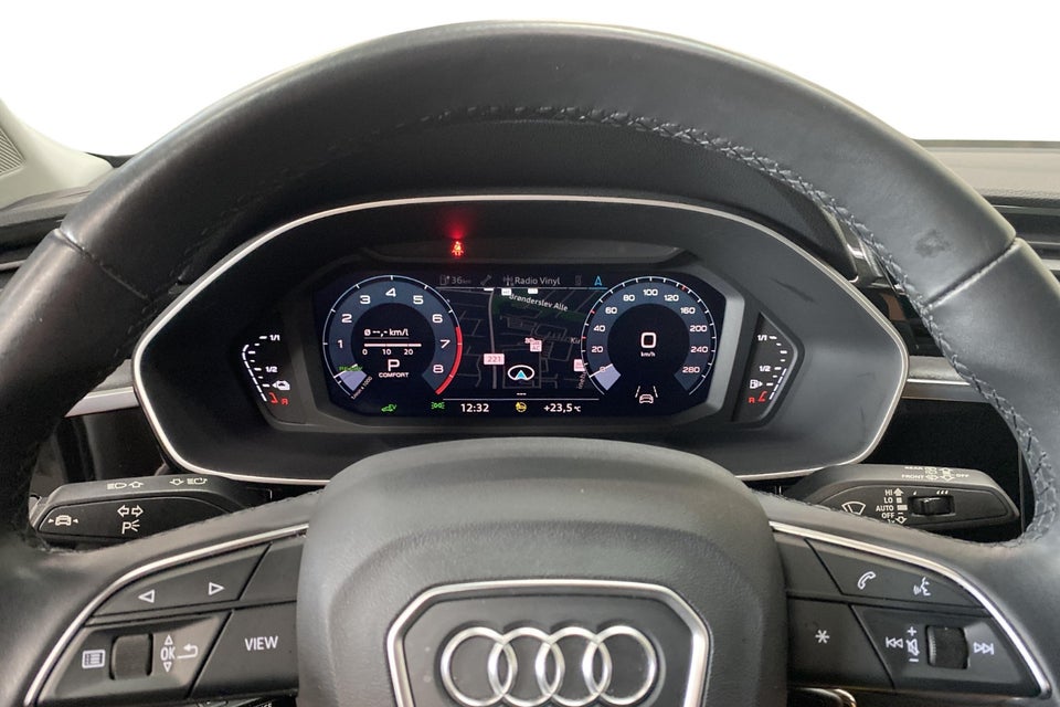 Audi Q3 45 TFSi e Attitude+ S-tr. 5d