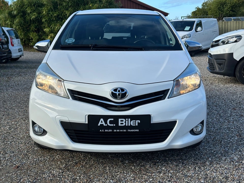 Toyota Yaris 1,0 VVT-i T2 5d