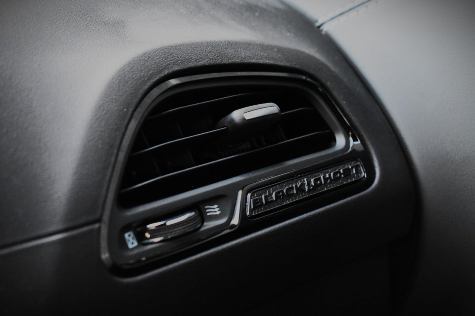 Dodge Challenger 6,2 SRT Hellcat Black Ghost Edition aut. 2d