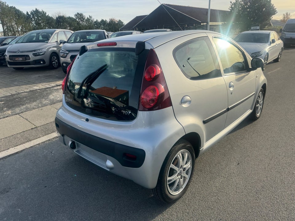 Peugeot 107 1,0 Air White 5d