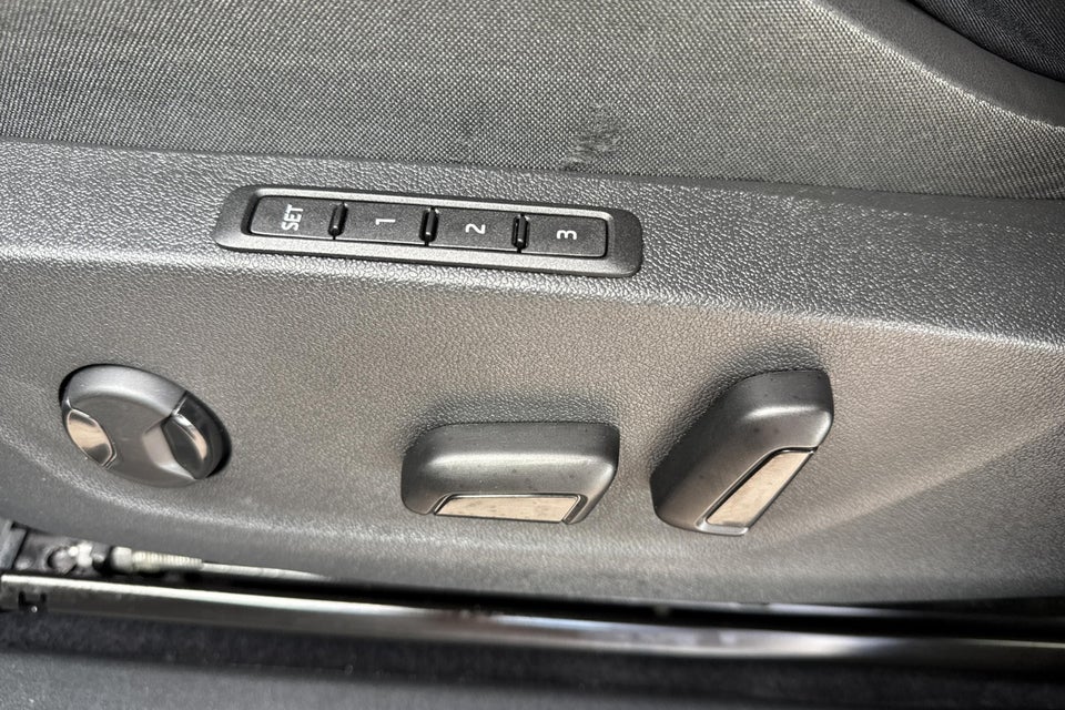 Skoda Enyaq 60 iV Loft 5d