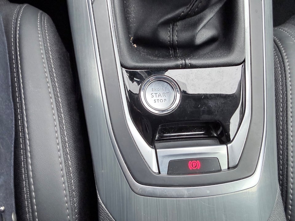 Peugeot 308 1,5 BlueHDi 130 Allure Pack SW 5d