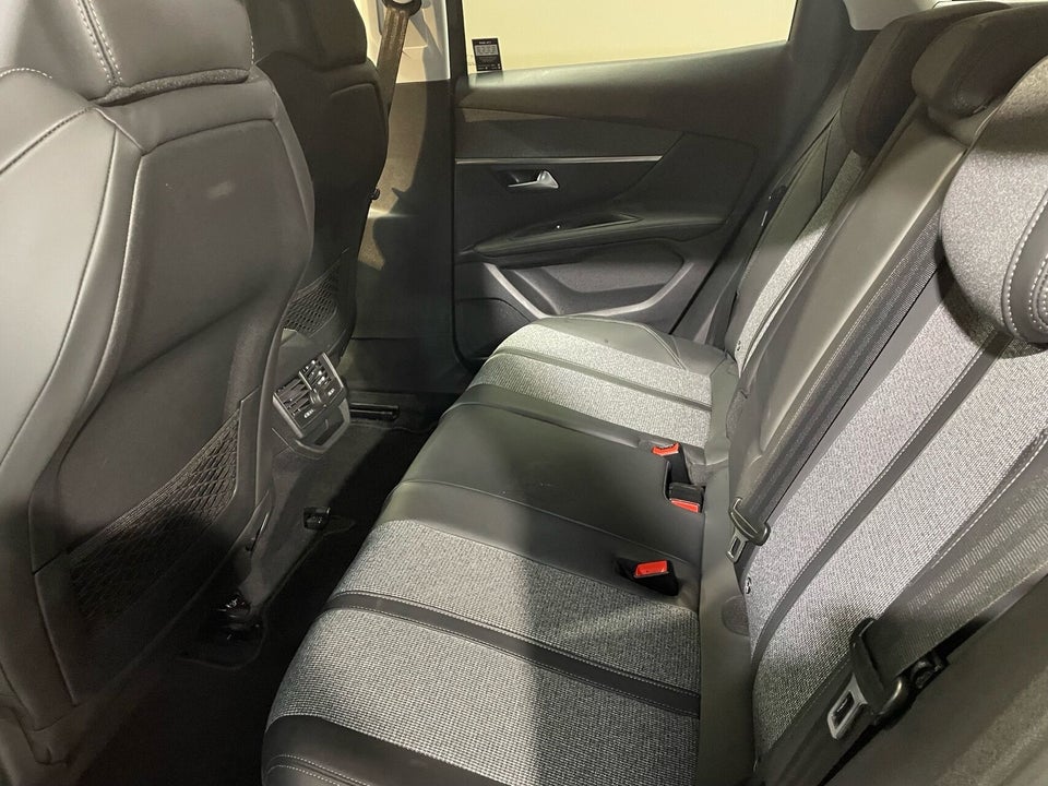 Peugeot 3008 1,6 BlueHDi 120 Allure 5d