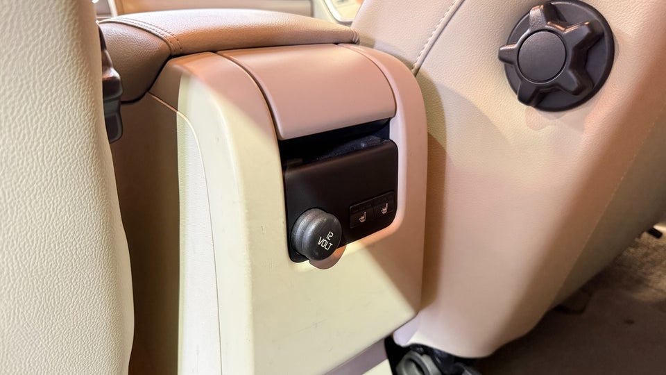 Volvo V60 2,4 D5 205 Summum aut. AWD 5d