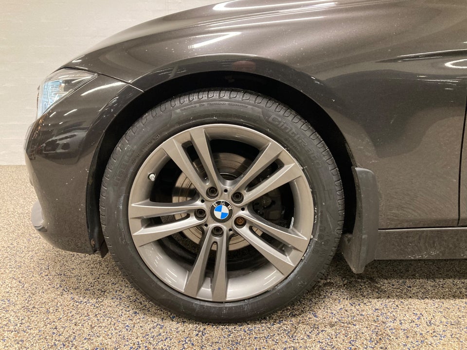 BMW 320d 2,0 Touring Advantage aut. 5d