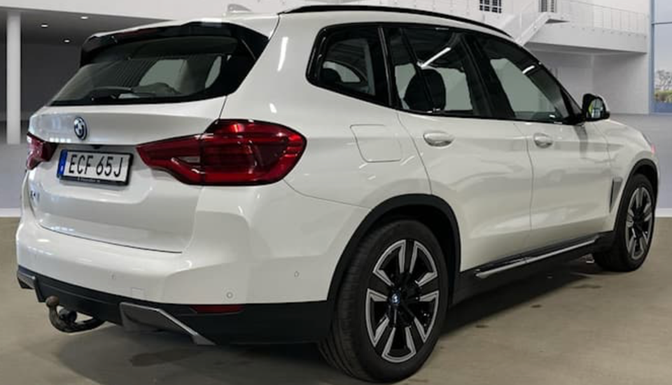 BMW iX3 Charged 5d