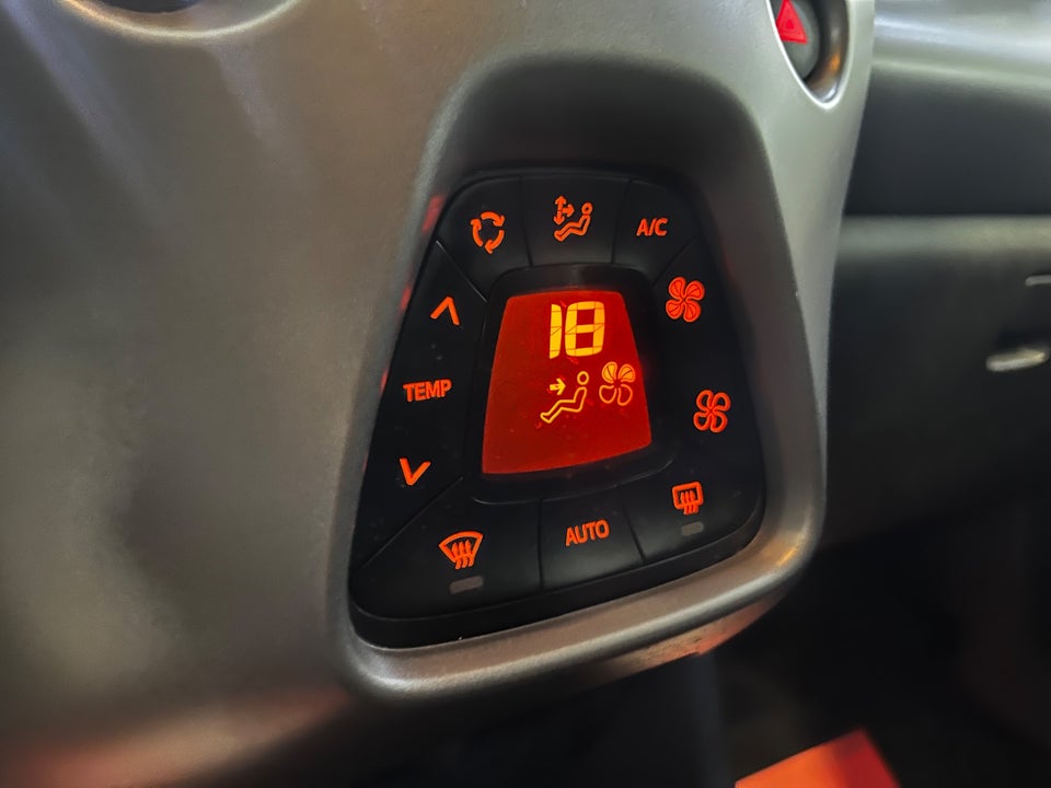 Toyota Aygo 1,0 VVT-i x-press x-shift 5d