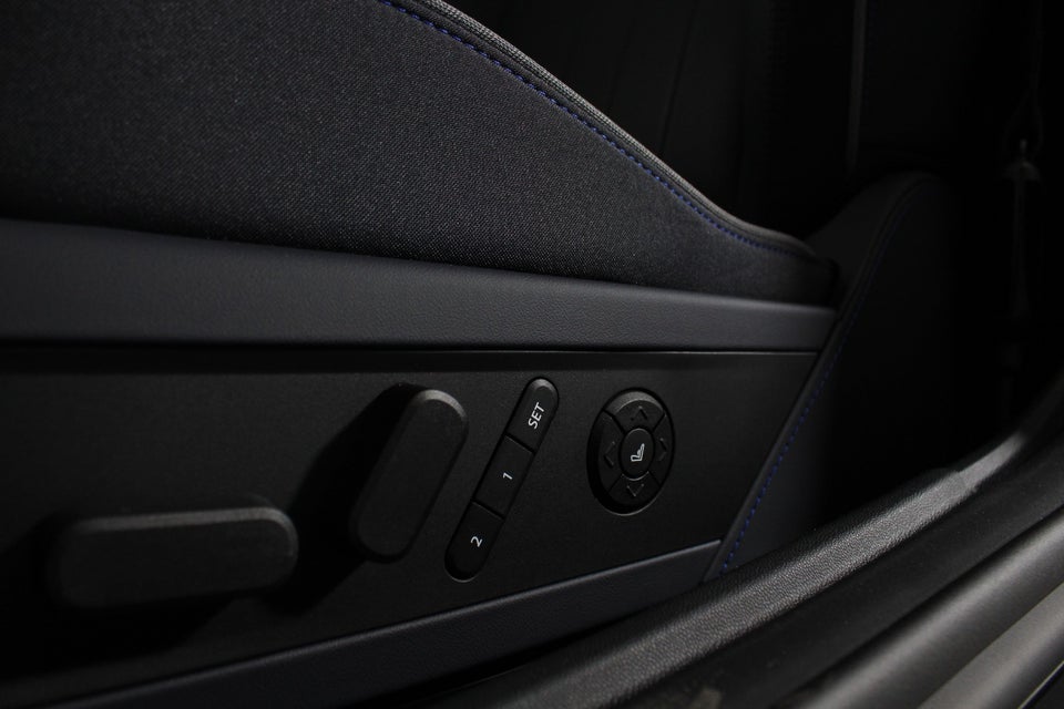 MINI Cooper SE Favoured Trim XL 3d