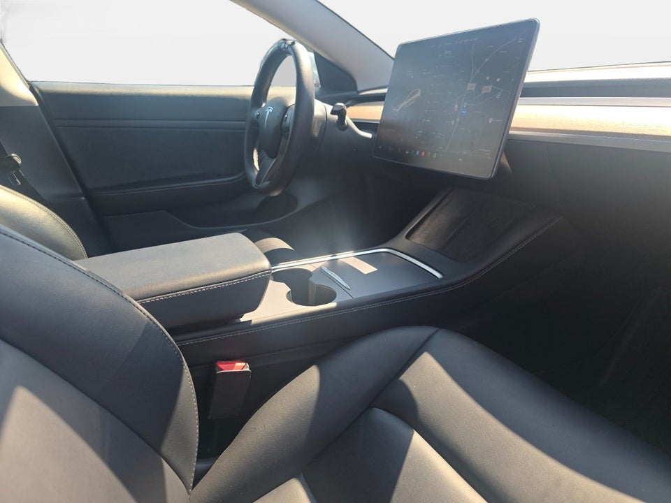 Tesla Model 3 Standard Range+ RWD 4d