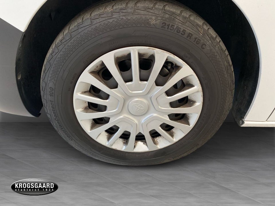 Toyota ProAce 2,0 D 144 Medium Comfort Master 4d