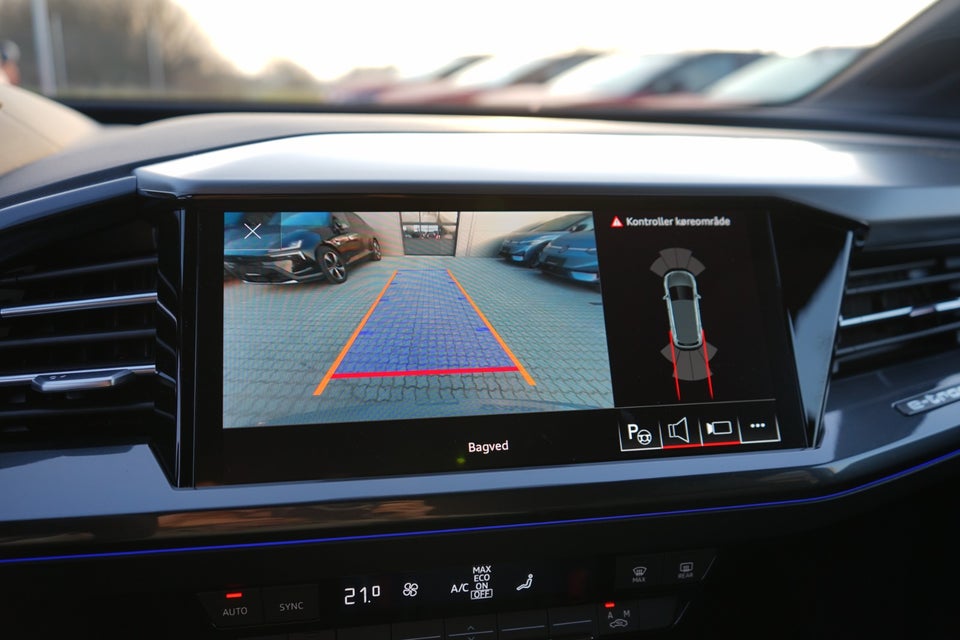 Audi Q4 e-tron 40 S-line 5d