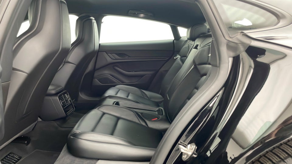 Porsche Taycan 4d