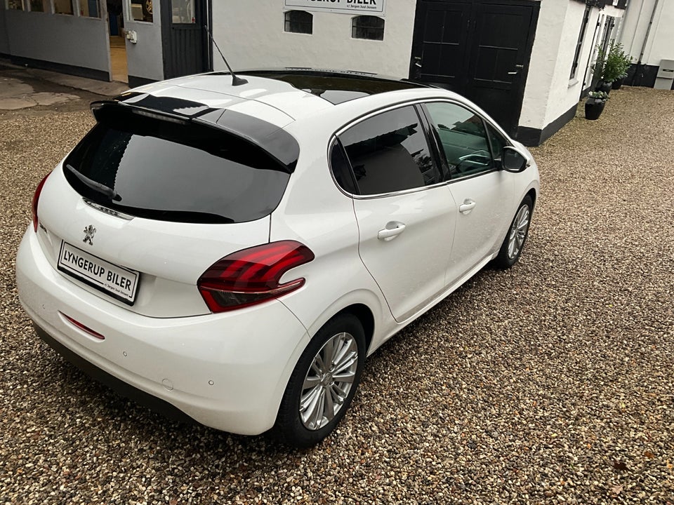 Peugeot 208 1,2 PureTech 82 Prestige 5d