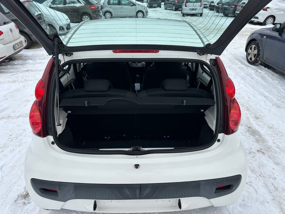 Peugeot 107 1,0 Motion White 5d