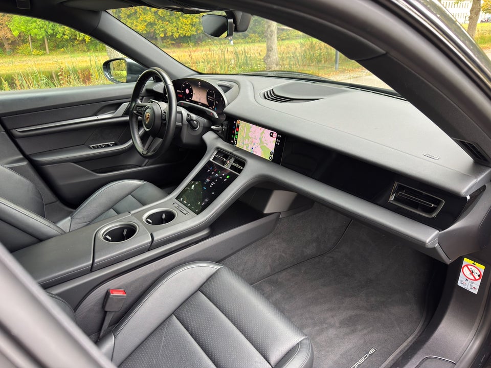 Porsche Taycan Performance+ 4d