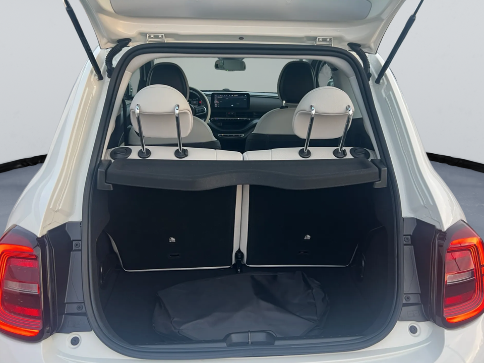 Fiat 500e 42 la Prima by Bocelli 3+1 4d